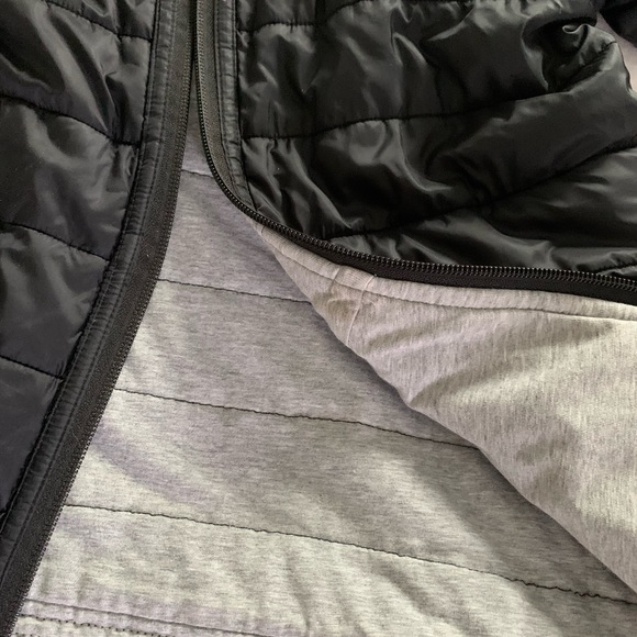 Lululemon reversible bomber puffer jacket - black and grey - Picture 2 of 4